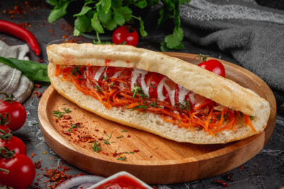 Хот-дог с сосиской